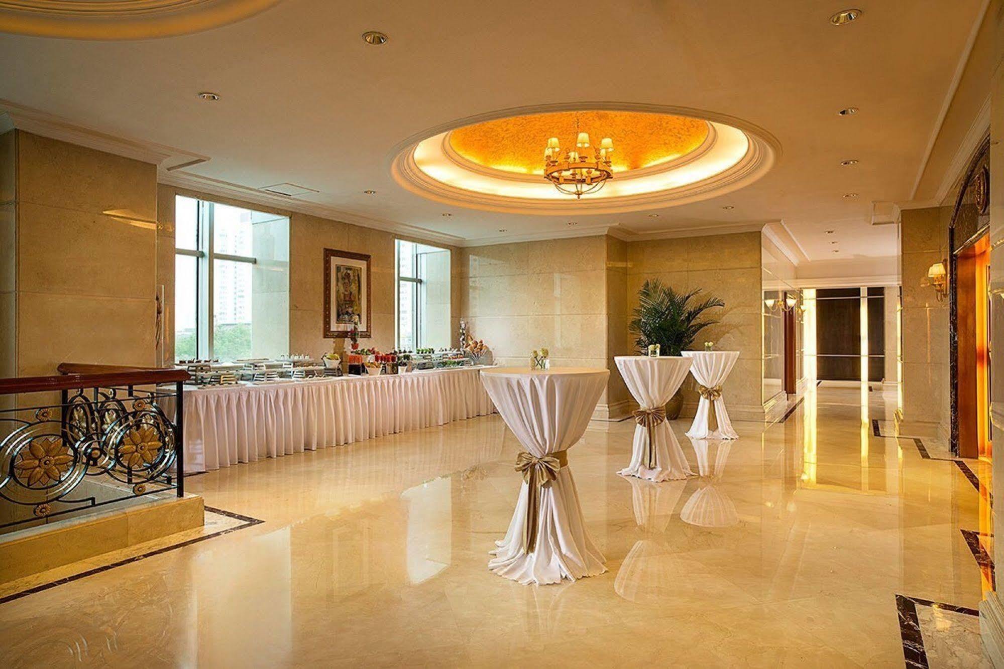 Celebrity International Grand Hotel Pekín Exterior foto
